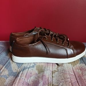 Brown dressing shoes